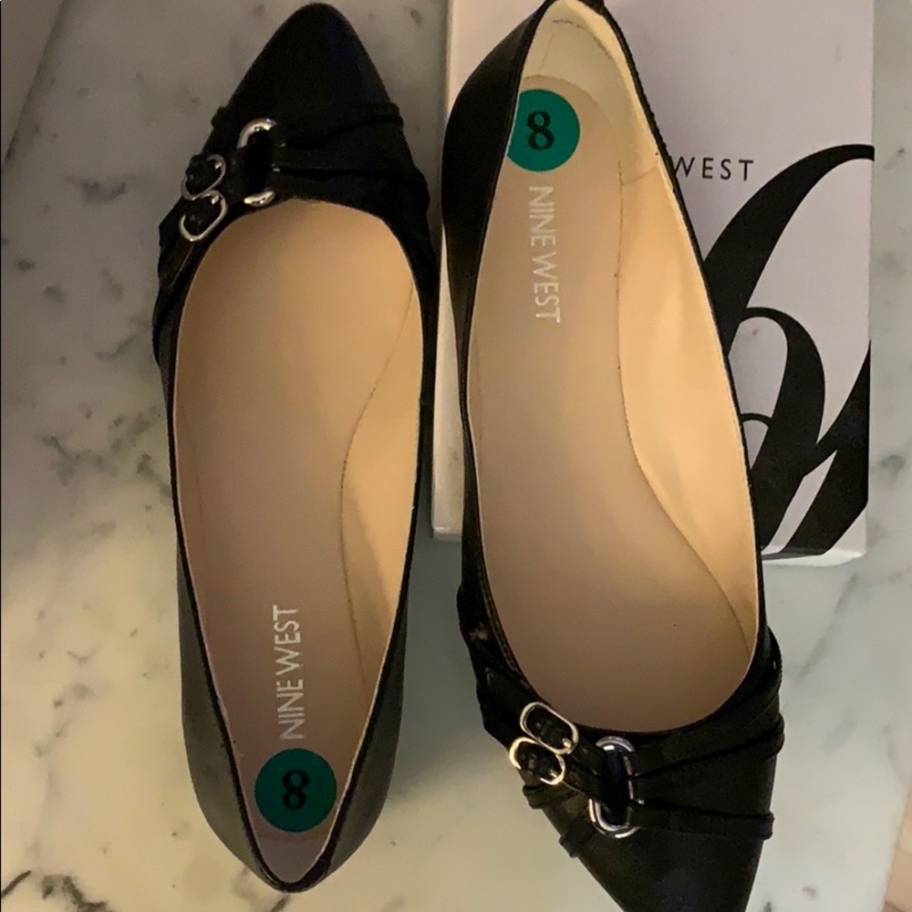 Nine West Flats w/buckle
